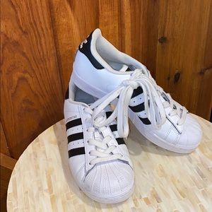 Adidas Superstar size 4